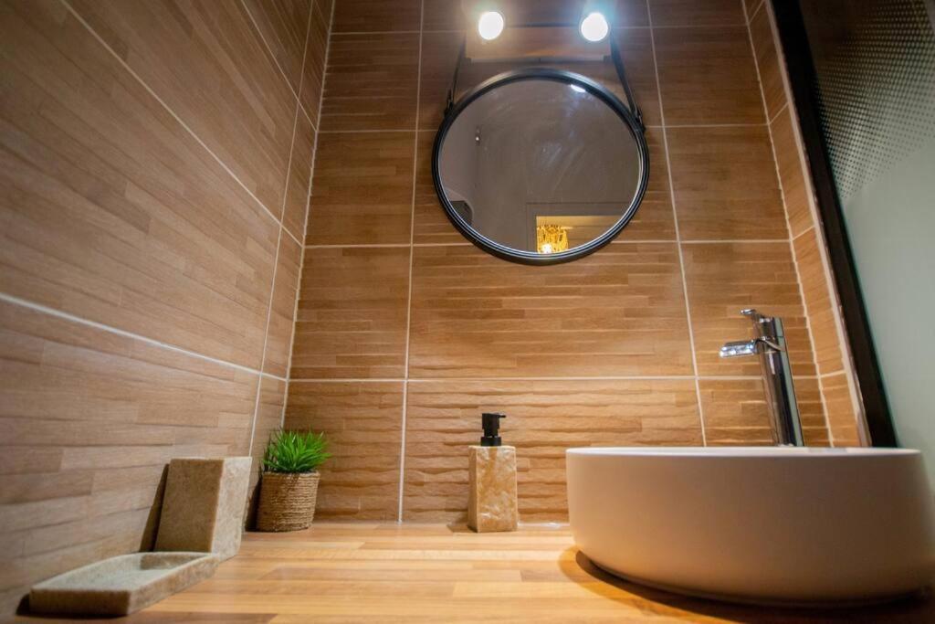 Veilleuse - Clim - Piscine Apartment *