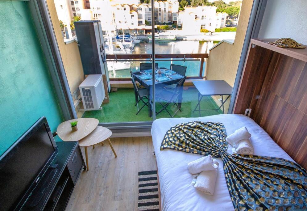 Veilleuse - Clim - Piscine Apartment