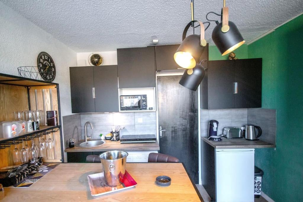 Veilleuse - Clim - Piscine Apartment